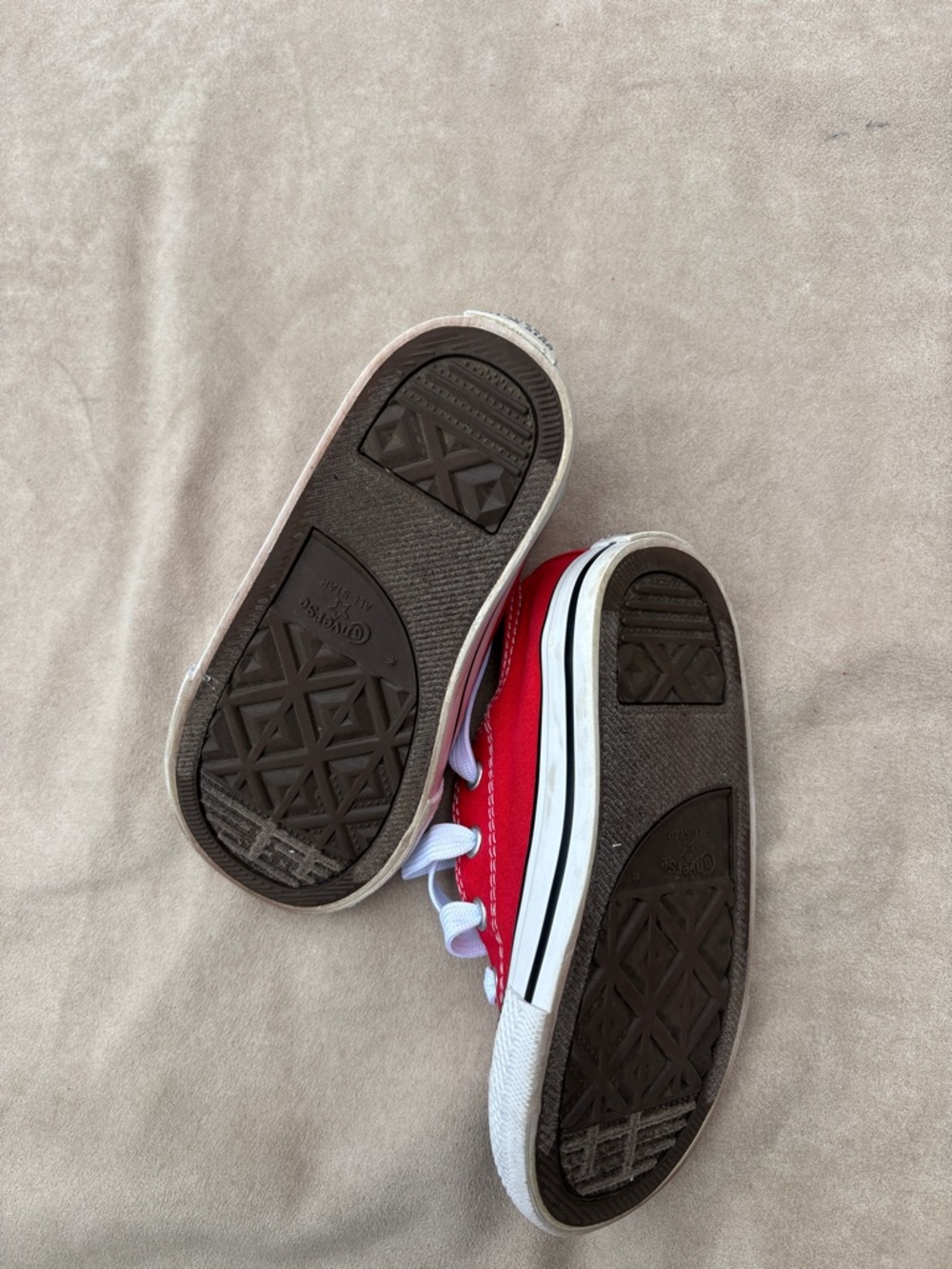 ⭐Chuck Taylor Converse All Star Madison Low Top Sneaker - Unisex Toddler 7 - Picture 5 of 5